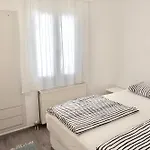 Kamari *