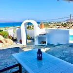 Kamari Villa *
